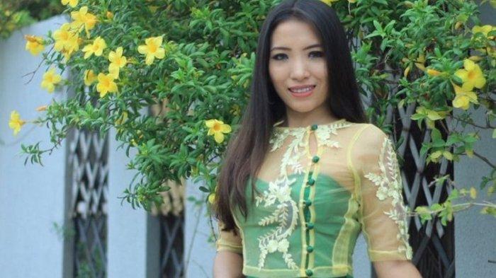 Kerap Unggah Foto Seksi Berpakaian Renang, Izin Medis Dokter Cantik Ini Dicabut