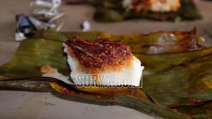 Nasi gegok merupakan makanan yang berasal dari kota Trenggalek, Jawa Timur.