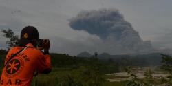 Status Gunung Kelud Turun Jadi Siaga