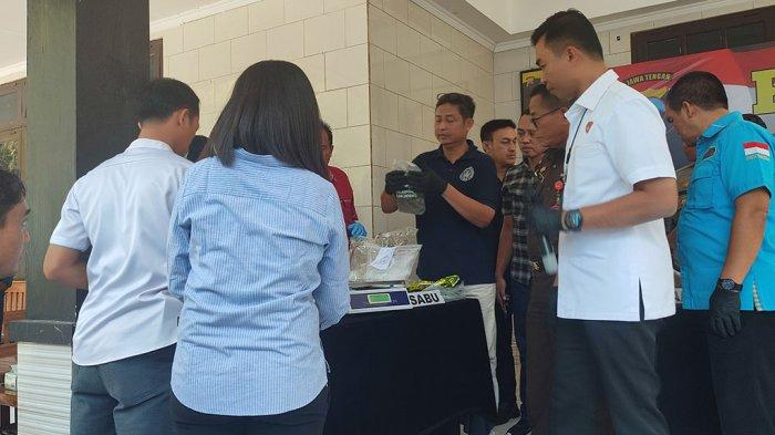 Polda Jateng Musnahkan 5 Kg Sabu dan 7 Kg Ganja