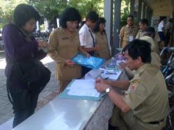Seragam Sekolah Rp 900 Ribu, Orangtua Minta Keringanan