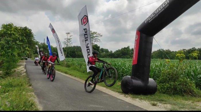 Pesona Keindahan dan Track Downhill Bukit Nglengkir Blora