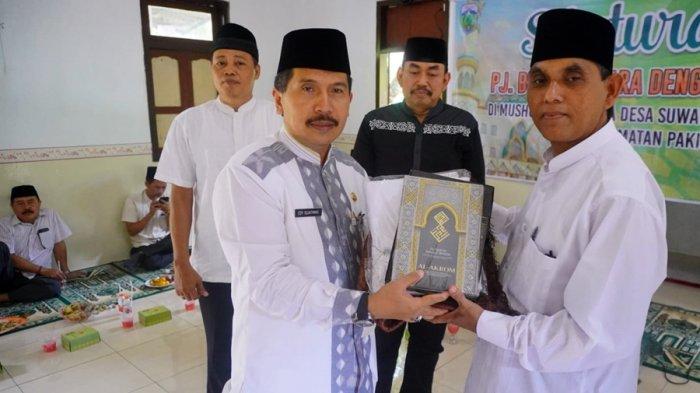 Safari Jumat, Pemkab Jepara Serahkan Bantuan untuk Masjid dan Warga