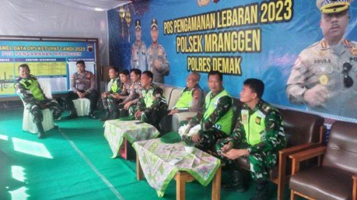 Sejumlah TNI dan Polri  Terus Berjaga di Pos Pam Lebaran 2023 Kabupaten Demak