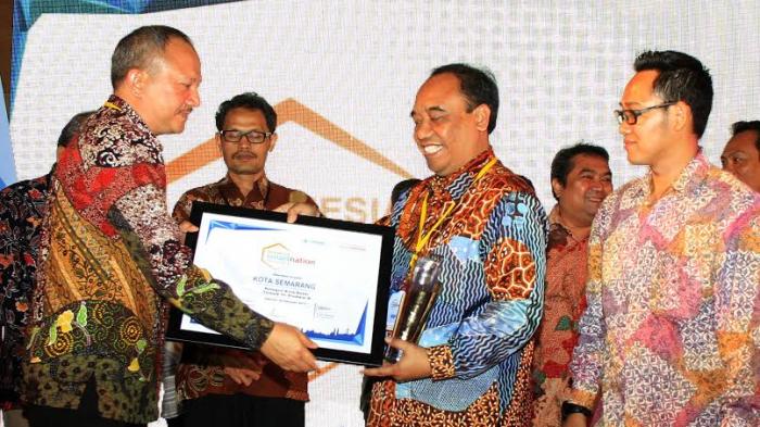 Kota Semarang Raih Penghargaan Daerah Pintar 2015
