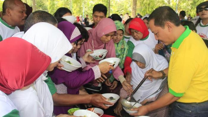 Soermarmo Jualan Bakso