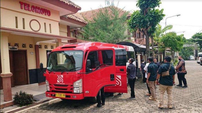 Unit feeder baru yang melayani rute Terminal Penggaron ke Terminal Banyumanik, unit tersebut dipajang dalam acara pra launching di Balai Bahasa Provinsi Jateng, beberapa waktu lalu.