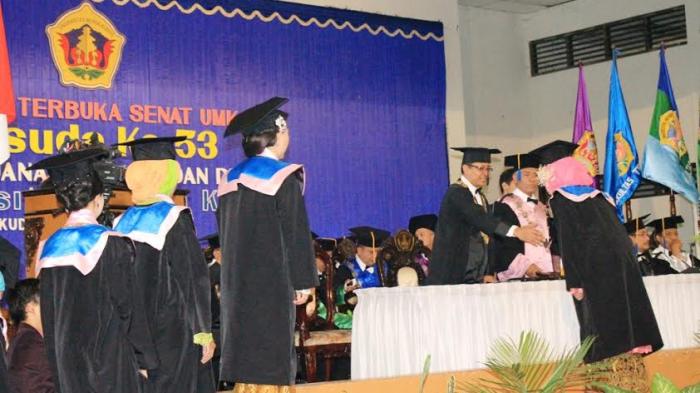 973 Mahasiswa UMK Kudus Diwisuda