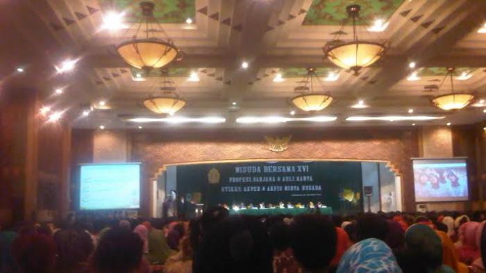 Yayasan Pendidikan Widya Husada Mewisuda 608 Lulusan