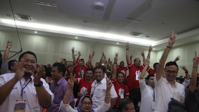 Ini Pendapat Profesor Rustono Tentang Acara Debat Paslon Wali Kota Semarang - yel-pendukung-1_20151124_232828.jpg