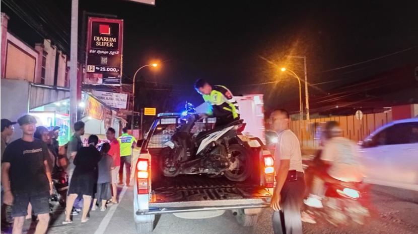 BREAKING NEWS, Kecelakaan di Depan Kantor Pengadilan Agama Kudus, Pemotor Tabrak Pejalan Kaki