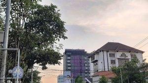 20250613-_-Bangunan-Hotel-di-Kota-Semarang.jpg