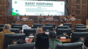 20250616_Bupati-Batang-M-Faiz-Kurniawan-rapat-paripurna_1.jpg