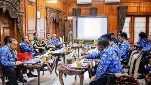 20250617-bupati-banyumas-rapat.jpg