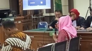 20250723_Terdakwa-kasus-korupsi-Mbak-Ita-menangis_1.jpg