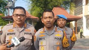 20250725_beri-keterangan-terkait-bentrokan-berdarah.jpg
