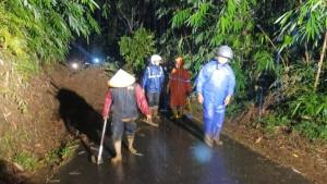 20250803_longsor-di-jalan-kabupaten.jpg