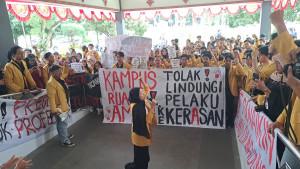 20250908_Ratusan-mahasiswa-Unsoed-menggelar-aksi-unjuk-rasa_1.jpg