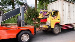 20250909-_-Evakuasi-Truk-Kecelakaan-di-Salib-Putih-Salatiga.jpg