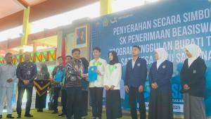 20250909_-BERIKAN-SK-PENERIMAAN.jpg