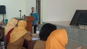 20250909_Direktur-RSUD-Kraton-dr-Henny-Rosita_1.jpg