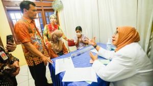 20250910_Gubernur-Jateng-Ahmad-Luthfi-dialog-dengan-dokter-puskesmas_1.jpg