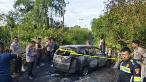20250913_Mobil-Terbakar.jpg
