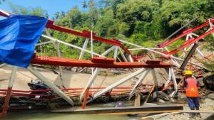 20250915_Jembatan-Kali-Erang-yang-ambruk.jpg