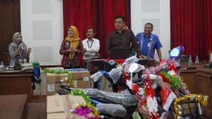 20250916_Bupati-Jepara-Witiarso-Utomo-beri-hadiah-lunas-PBB_1.jpg