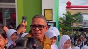 20250916_MENANGIS-Tangis-haru-Kepala-Sekolah.jpg