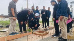 20250918_Bupati-Tegal-Ischak-Maulana-Rohman-cek-drainase_1.jpg