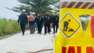 20250918_Bupati-Tegal-Ischak-Maulana-Rohman-cek-jalan_1.jpg