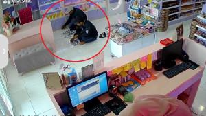 20250922_Dua-orang-pelaku-penipuan-terekam-kamera-CCTV_1.jpg