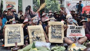 20250924_Punakawan-gelar-aksi-damai-di-Pati_1.jpg