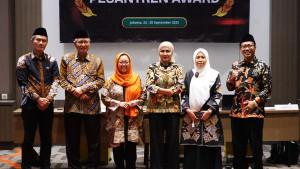 20250925-_-Bupati-Kendal-Mominasi-3-Besar-Pesantren-Award-Tahun-2025.jpg