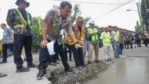 20250930_Gubernur-Jawa-Tengah-Ahmad-Luthfi-tinjau-perbaikan-jalan_1.jpg