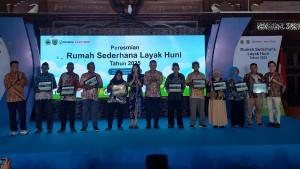 20250930_Penyerahan-simbolis-perbaikan-RSLH-di-Kudus_1.jpg