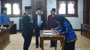20251001_Pemerintah-Kabupaten-Batang-melaksanakan-pelantikan-enam-pejabat_1.jpg