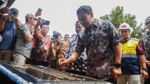 20251002_Pemprov-Jateng_perbaikan-jalan-BumiayuSalem.jpg