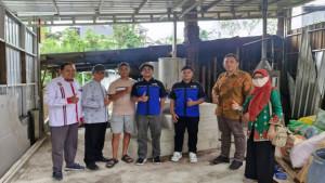 20251004_Foto-Bersama-Tim-pengabdian-masyarakat-dari-Unnes.jpg