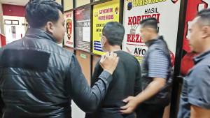 20251007-_-Kades-Cendono-Masuk-Rutan-Polres-Kudus.jpg