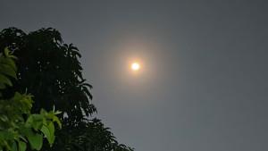 20251007_Harvest-Moon-dapat-terlihat-di-langit-malam-Kota-Semarang_1.jpg