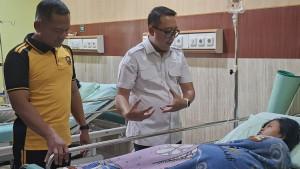 20251010-_-Satgas-MBG-Karanganyar-Jenguk-Siswa-Keracunan.jpg