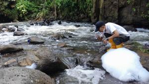 20251010_Sungai-Soso-tercemar-limbah-B3.jpg
