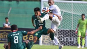 20251011_Duel-Pemain-PSIS-Semarang-Luan-Nascimento.jpg