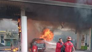 20251011_MOBIL-TERBAKAR.jpg