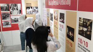 20251013_Anak-anak-SMA-saat-mengunjungi-pameran-Arsip-di-Rumah-PoHan-Semarang_1.jpg