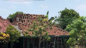 20251015_Angin-puting-beliung-melanda-Desa-Tlogorejo.jpg