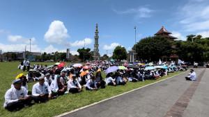 20251016_Gelar-Aksi-Ratusan-Guru-Madrasah-swasta.jpg