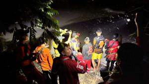20251016_Tim-SAR-gabungan-melakukan-penyisiran.jpg